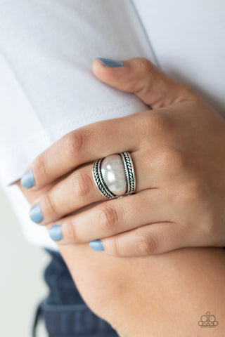 Bucking Trends - Silver - Paparazzi