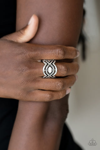 Divinely Deco - Silver - Paparazzi